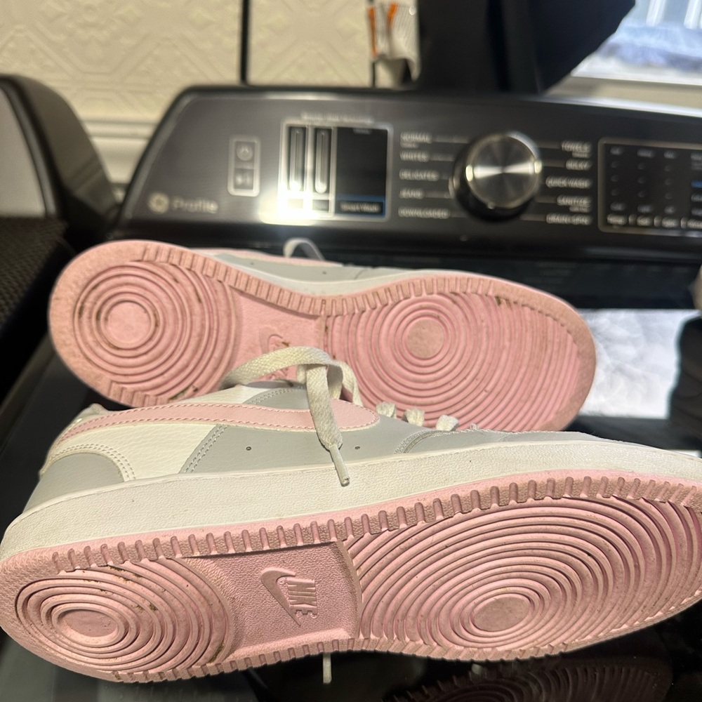Nike Women's Athletic Shoes - White and Pink - Picture 4 of 5